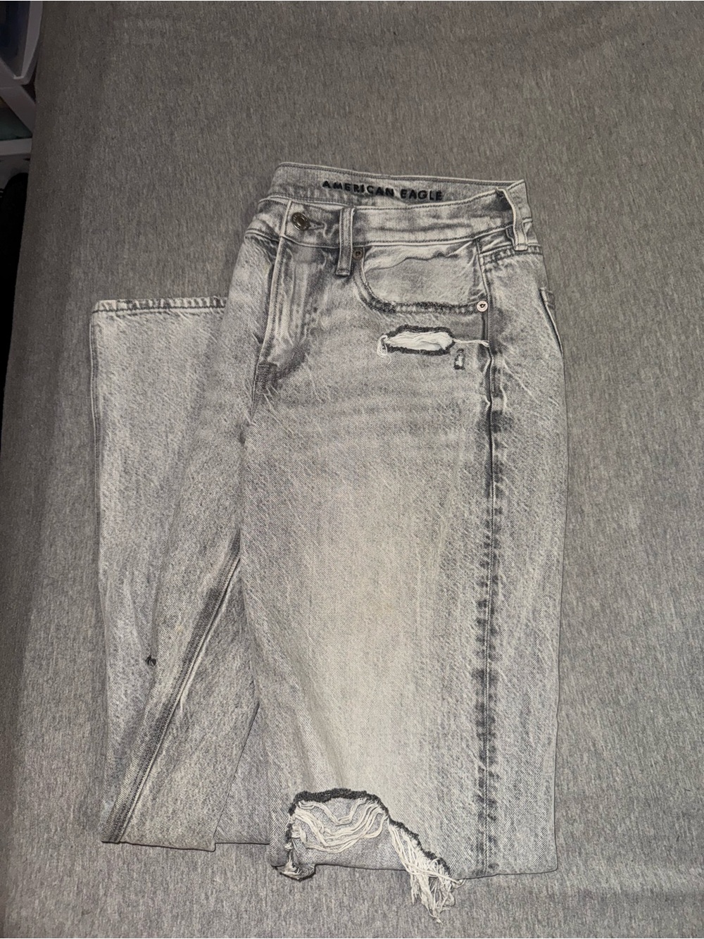 American Eagle Outfitters Light Gray Distressed Skinny Jeans